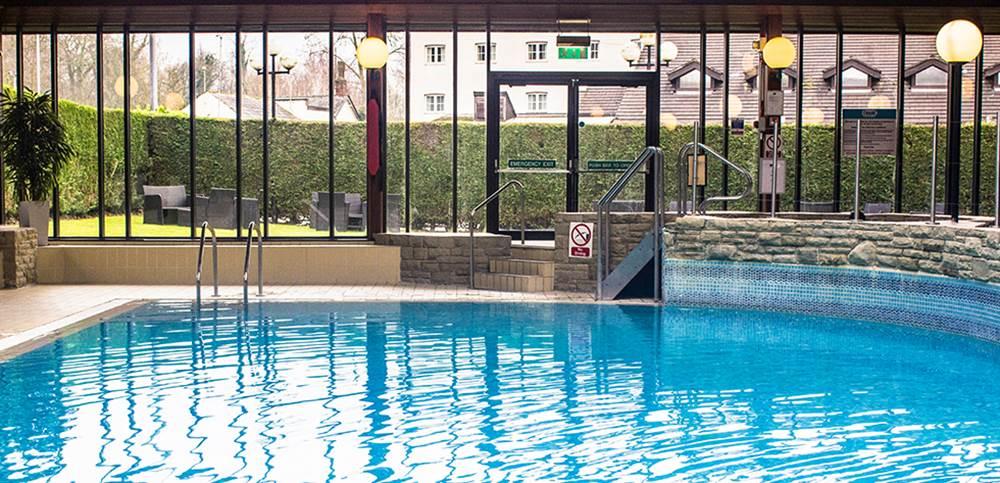 Airport Inn & Spa Manchester Уилмслоу Екстериор снимка