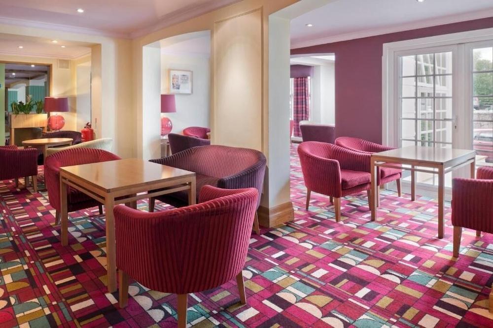 Airport Inn & Spa Manchester Уилмслоу Екстериор снимка