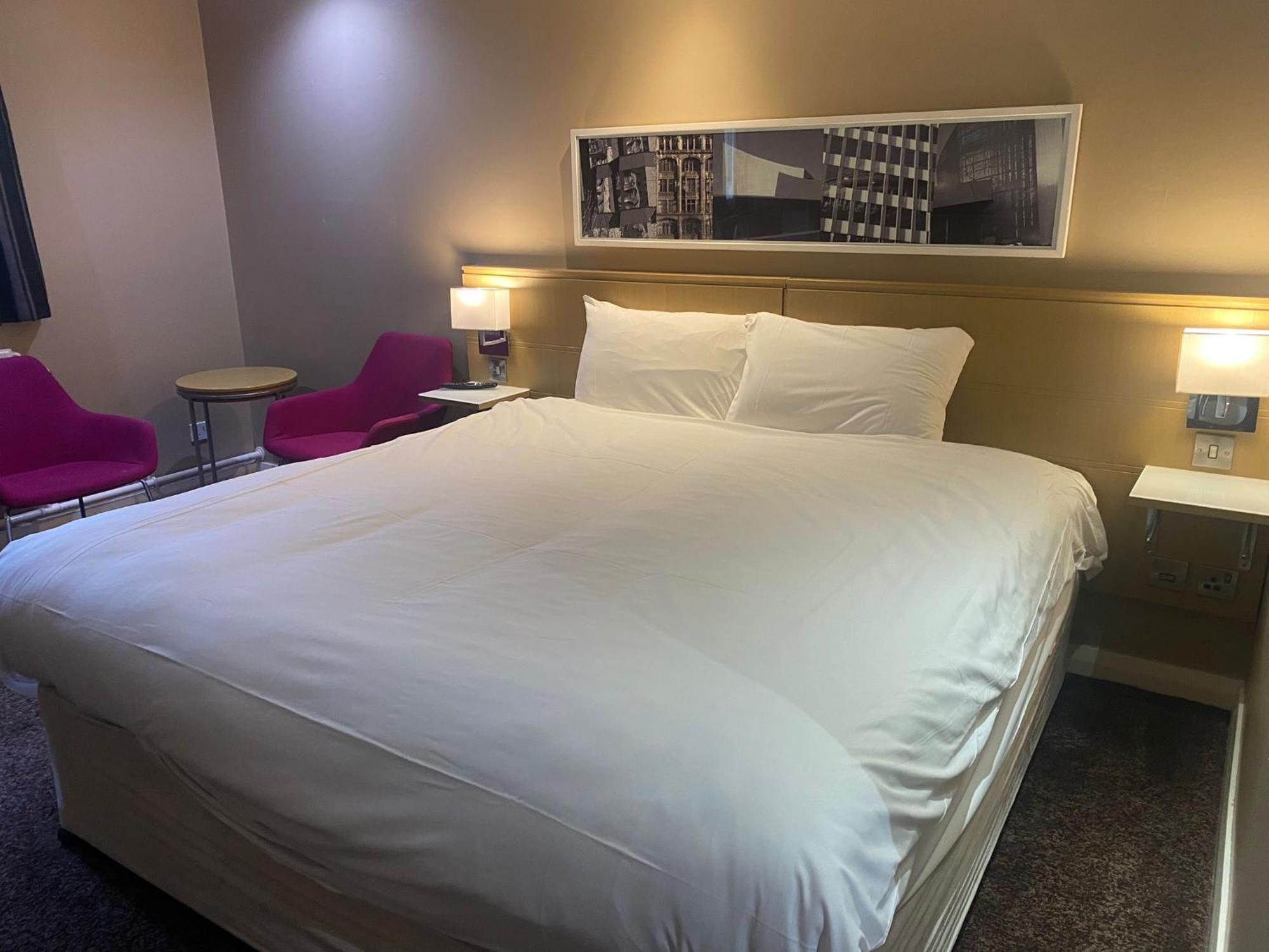 Airport Inn & Spa Manchester Уилмслоу Екстериор снимка