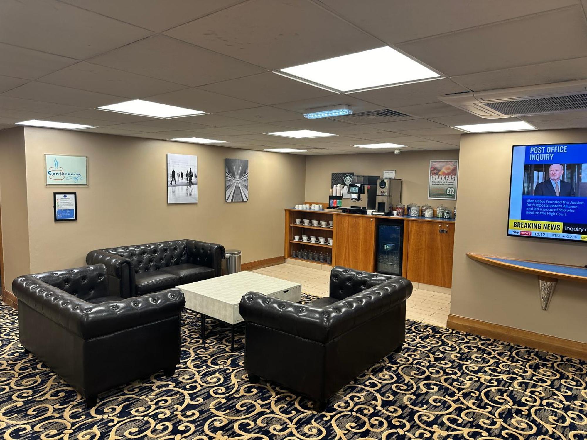 Airport Inn & Spa Manchester Уилмслоу Екстериор снимка