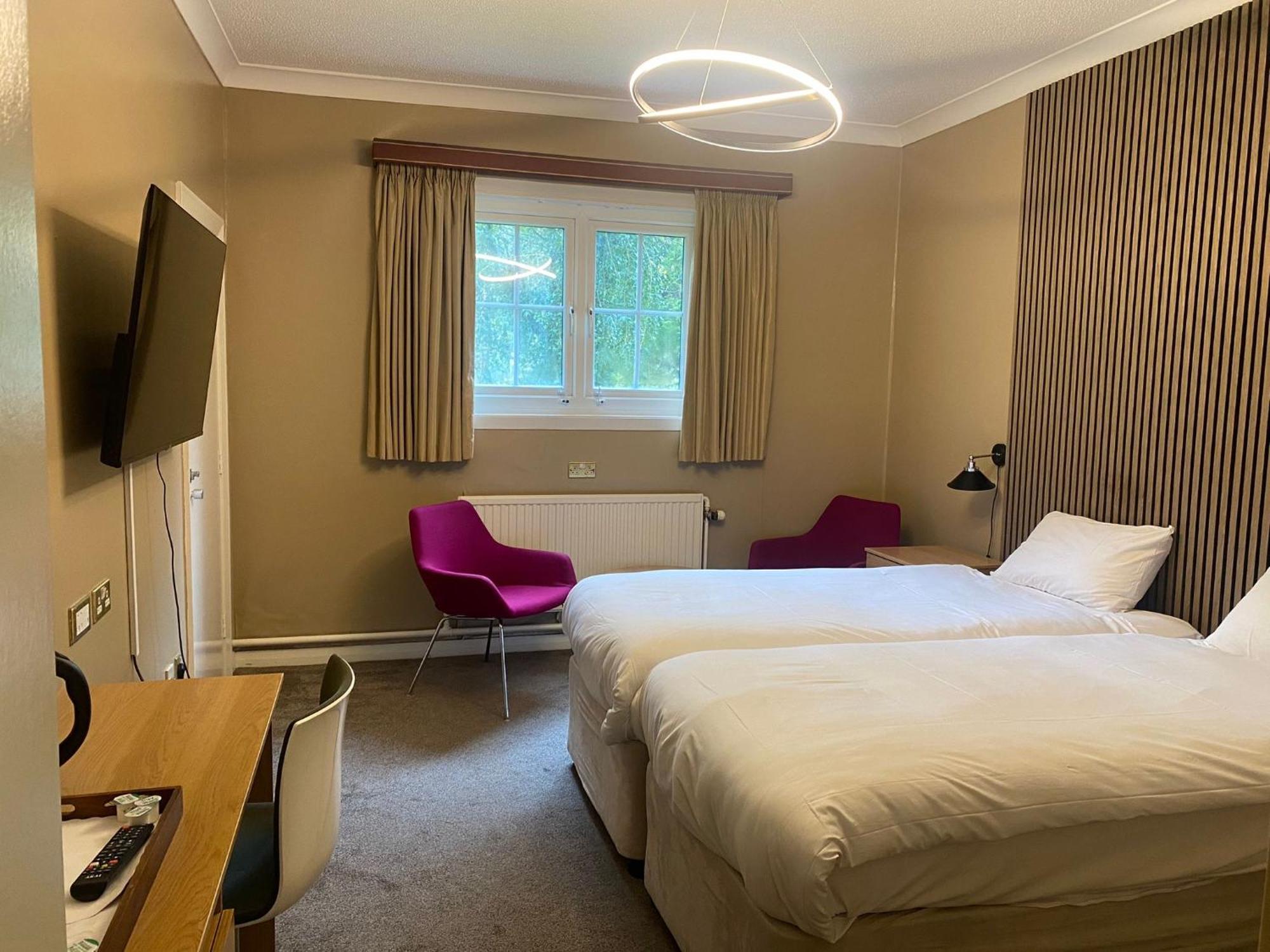 Airport Inn & Spa Manchester Уилмслоу Екстериор снимка