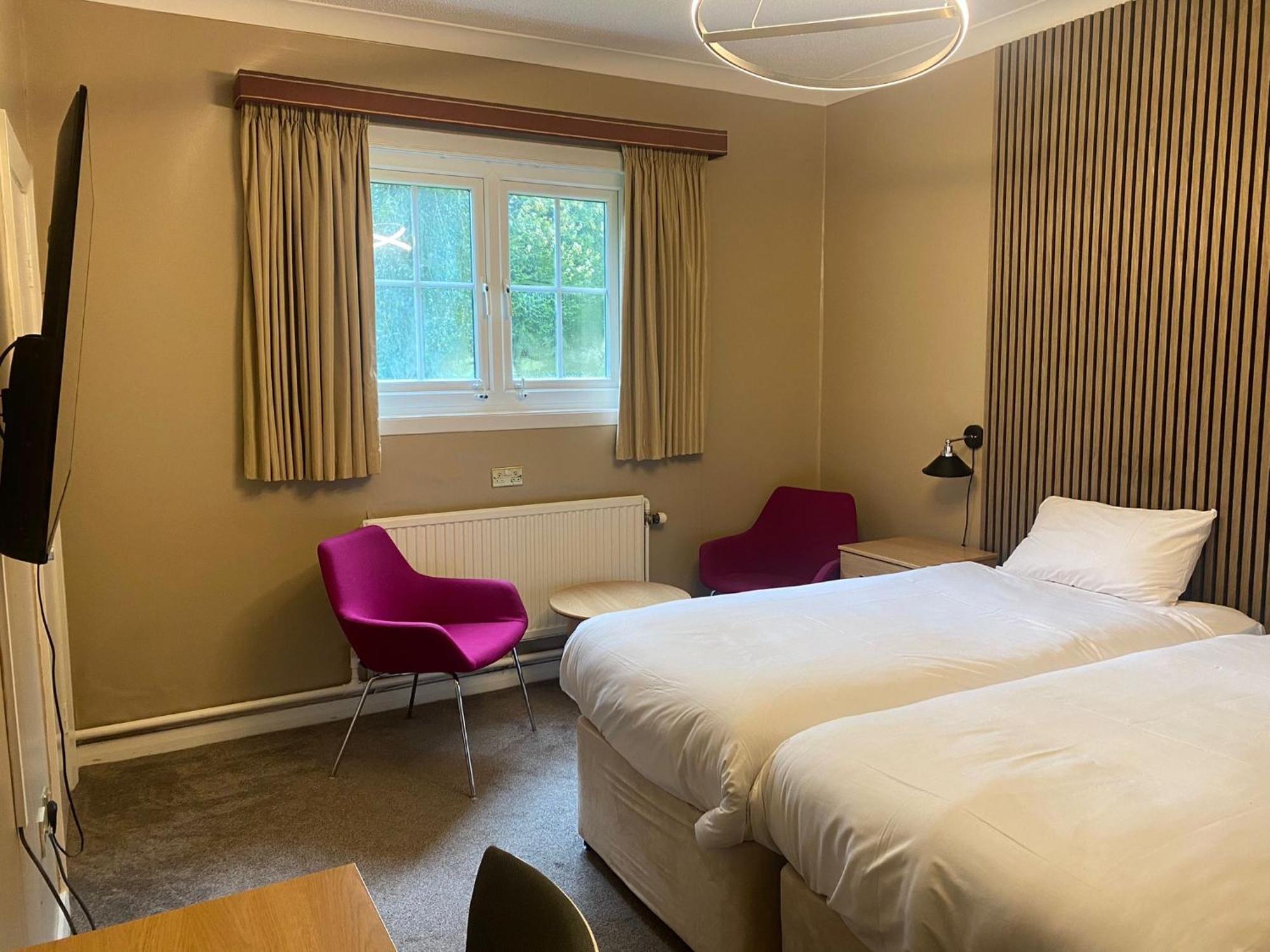 Airport Inn & Spa Manchester Уилмслоу Екстериор снимка