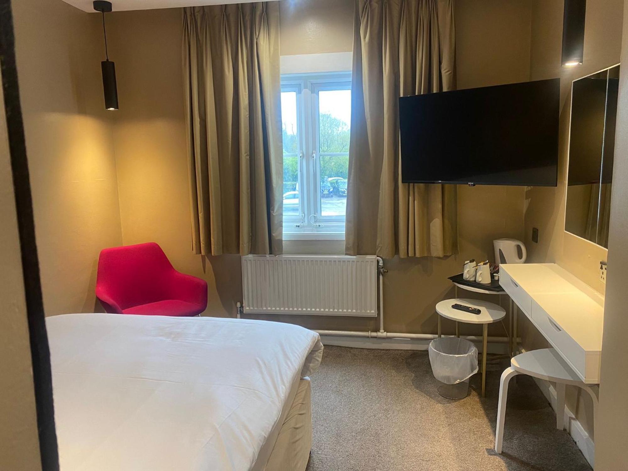 Airport Inn & Spa Manchester Уилмслоу Екстериор снимка