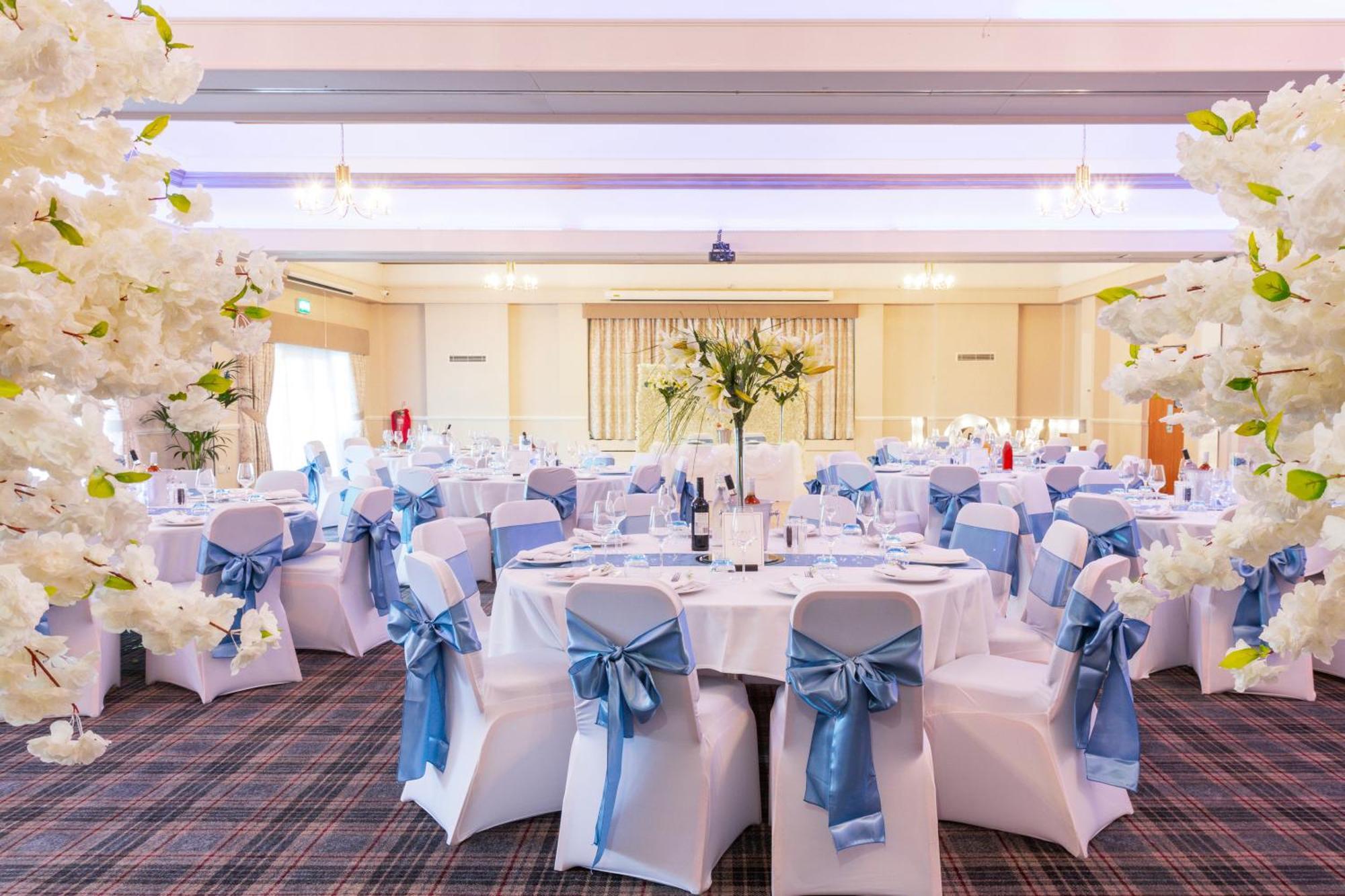 Airport Inn & Spa Manchester Уилмслоу Екстериор снимка