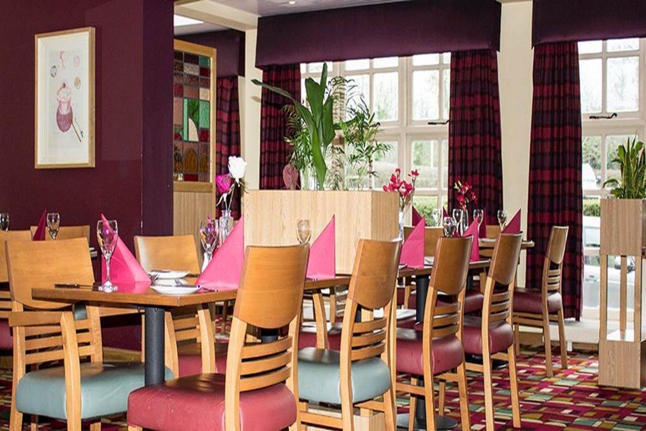 Airport Inn & Spa Manchester Уилмслоу Екстериор снимка