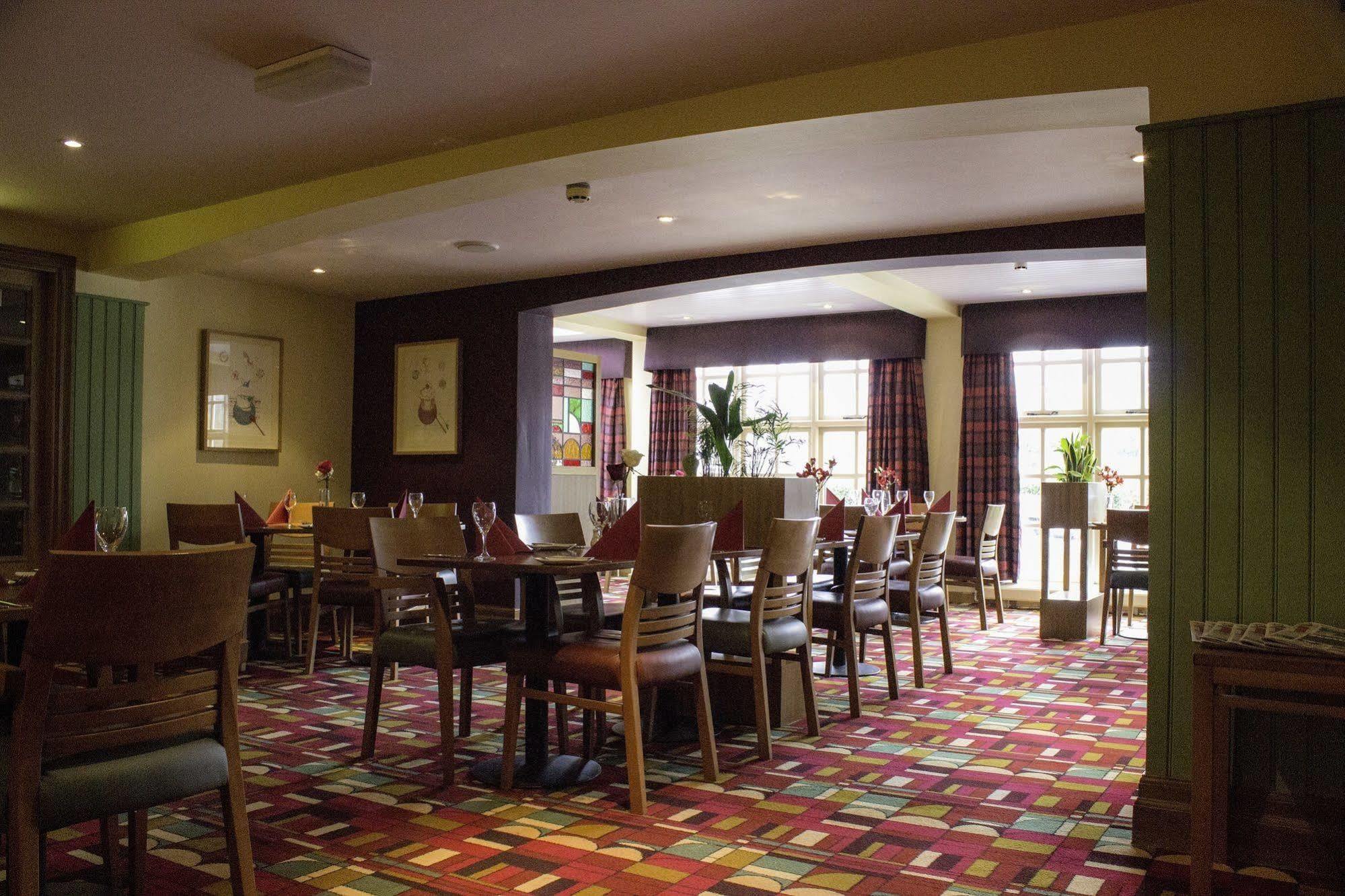 Airport Inn & Spa Manchester Уилмслоу Екстериор снимка