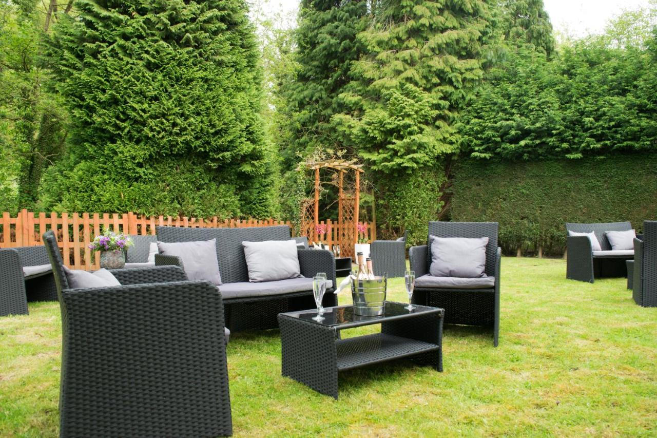 Airport Inn & Spa Manchester Уилмслоу Екстериор снимка